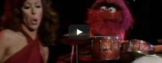 Zaterdag 30 oktober Filmpje: Muppet animal begeleidt Rita Moreno